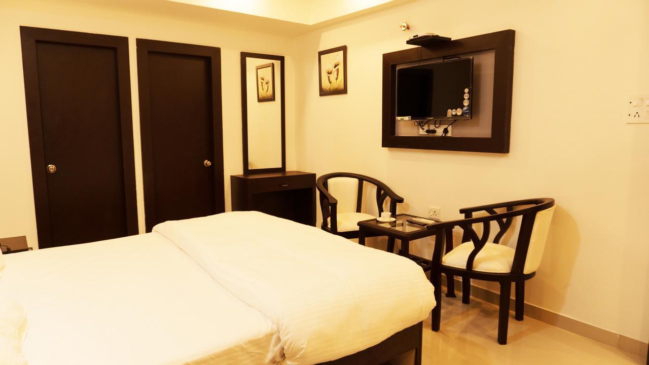 Hotel Max Inn Bhāgalpur Екстериор снимка